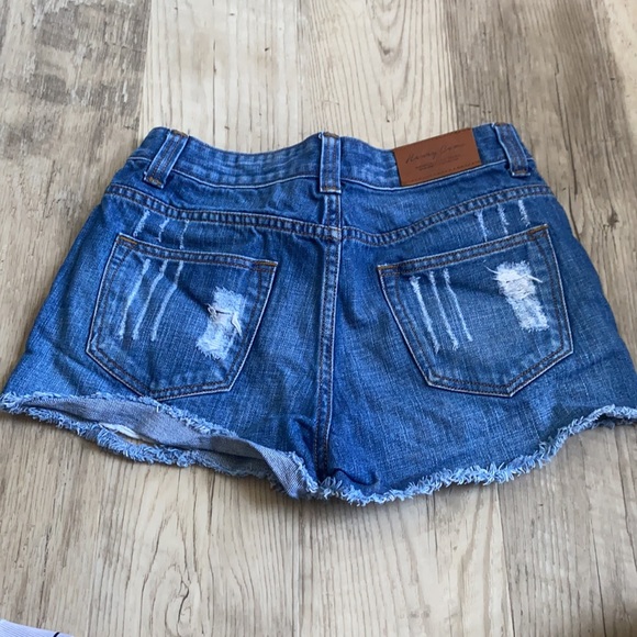 ripped jean shorts - Picture 2 of 5